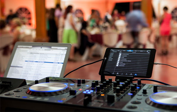Leje af DJ til din fest